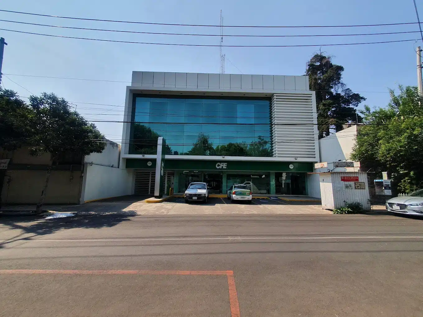 Exterior de la sucursal de CFE en Puente de Piedra, CDMX